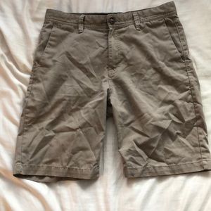 men’s Volcom khaki shorts